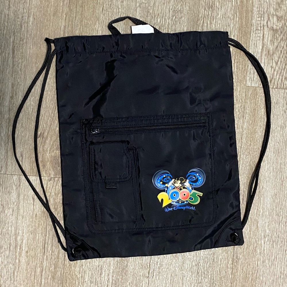 ❤️$6 THIS WEEKEND ONLY❤️
 DISNEY 2005 BLACK DRAWSTRING BACKPACK